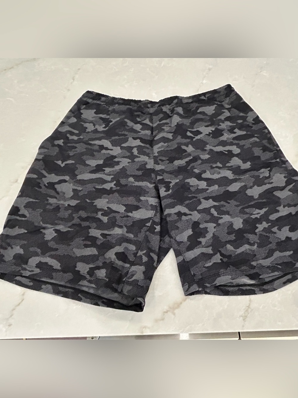 Like New! Men's Black & Gray Camo Lululemon Athletic Shorts - XL